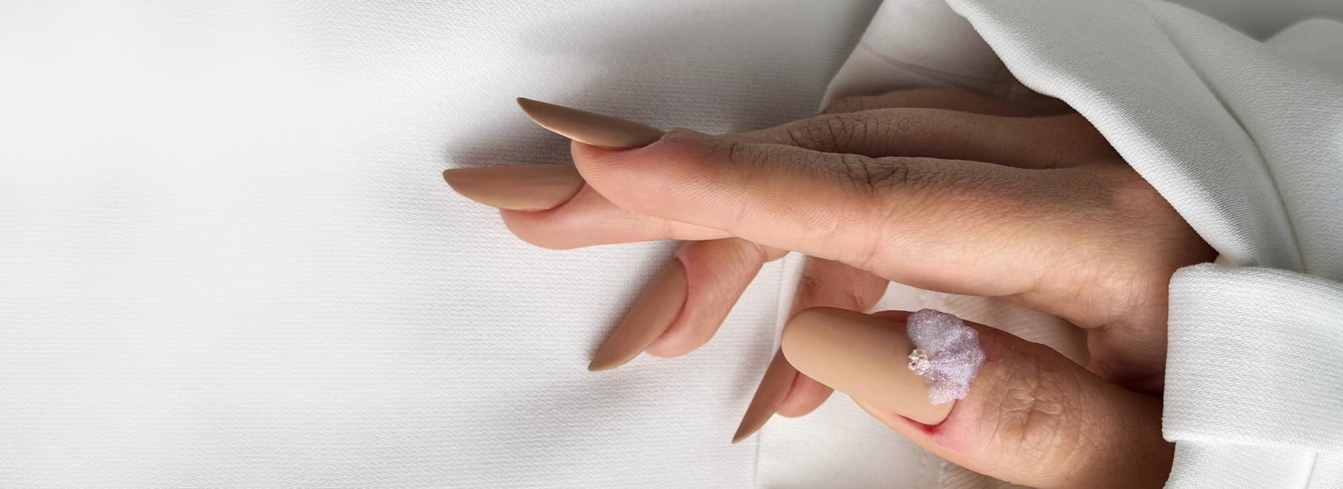 slider image slider_item_HN9M9z